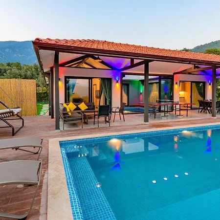 Oreo - 3 Bedroom Holiday With Jaccuzi In Yesiluezuemlue فيلة *