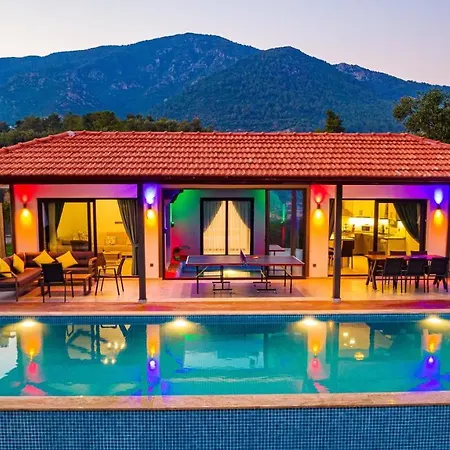 فيلة Oreo - 3 Bedroom Holiday With Jaccuzi In Yesiluezuemlue *