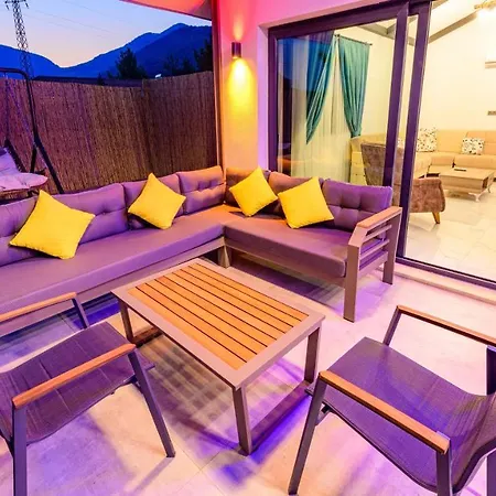Villa Oreo - 3 Bedroom Holiday With Jaccuzi In Yesiluezuemlue Fethiye
