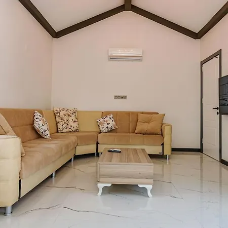 Oreo - 3 Bedroom Holiday With Jaccuzi In Yesiluezuemlue Villa Fethiye